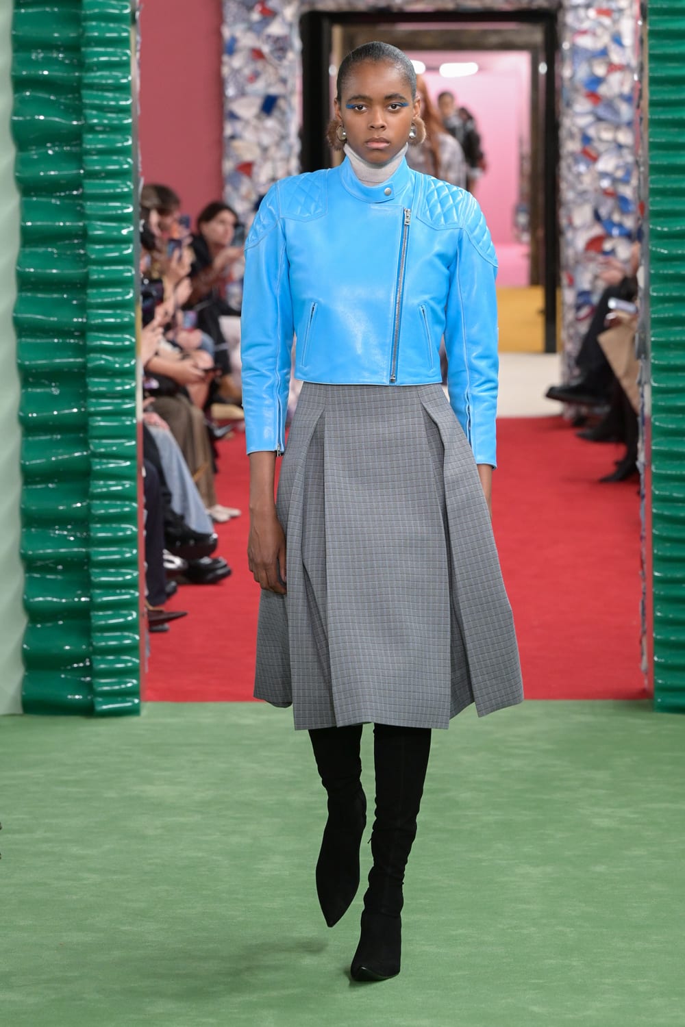 Acne Studios · Осень–зима 2026/27 · Образ 02