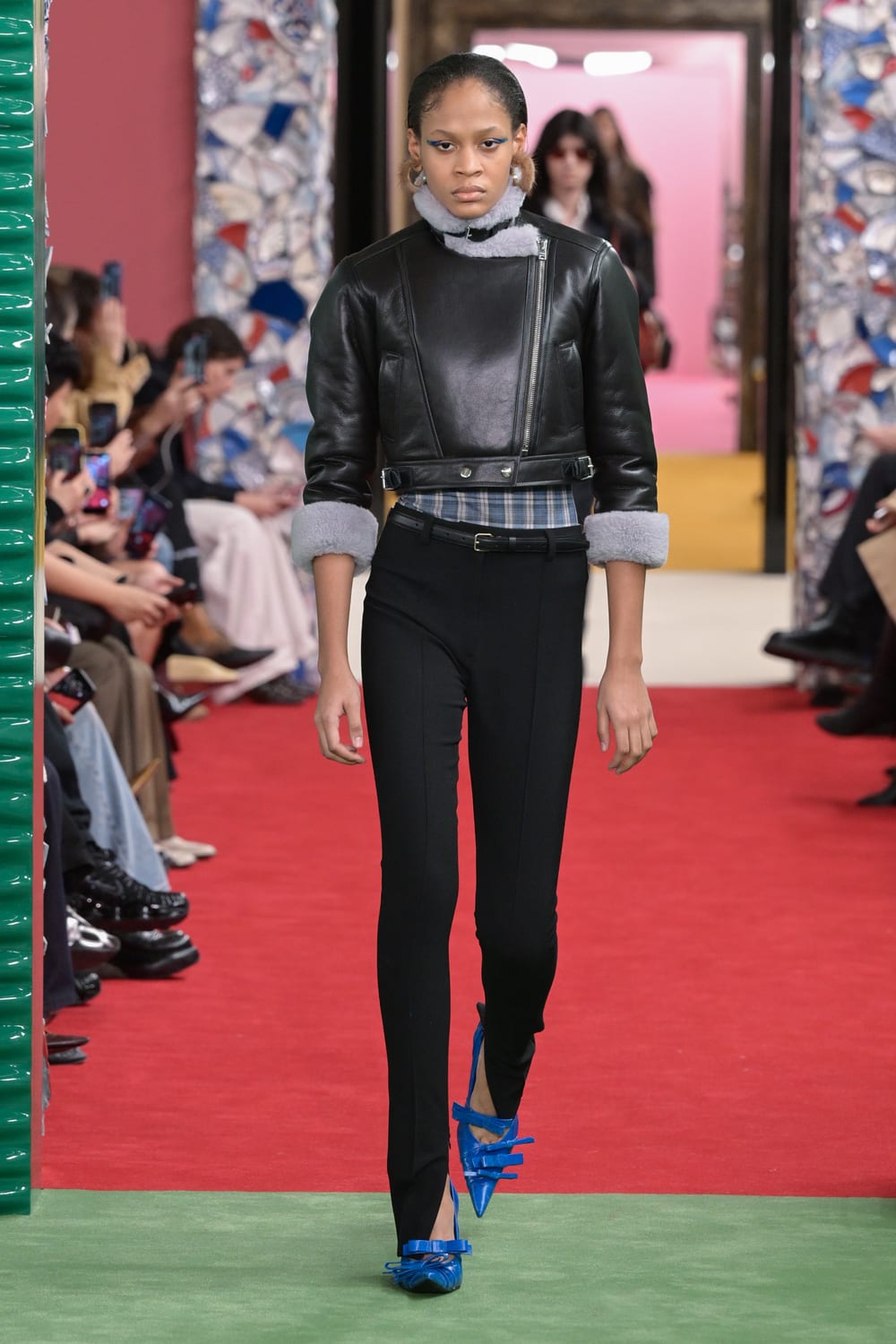 Acne Studios · Осень–зима 2026/27 · Образ 04
