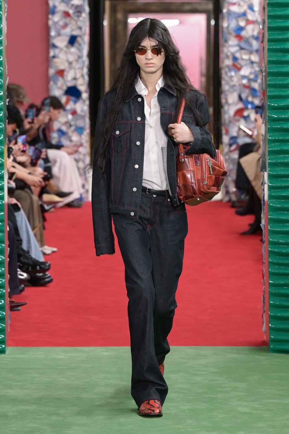 Acne Studios · Осень–зима 2026/27 · Образ 05