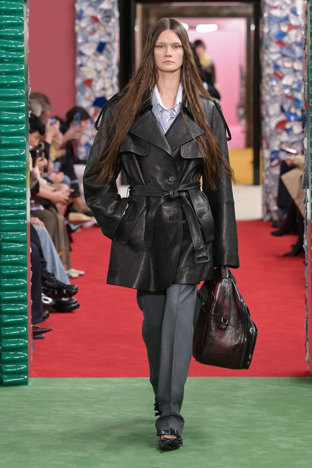 Acne Studios · Осень–зима 2026/27 · Образ 06
