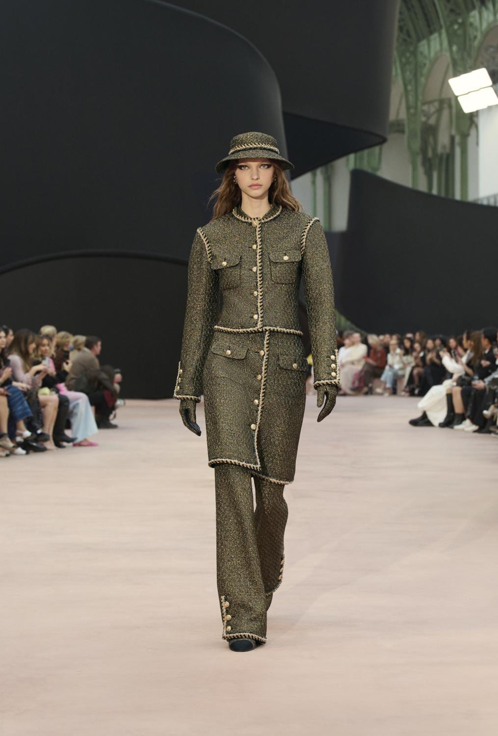 Chanel · Осень–зима 2025–2026 · Образ 24