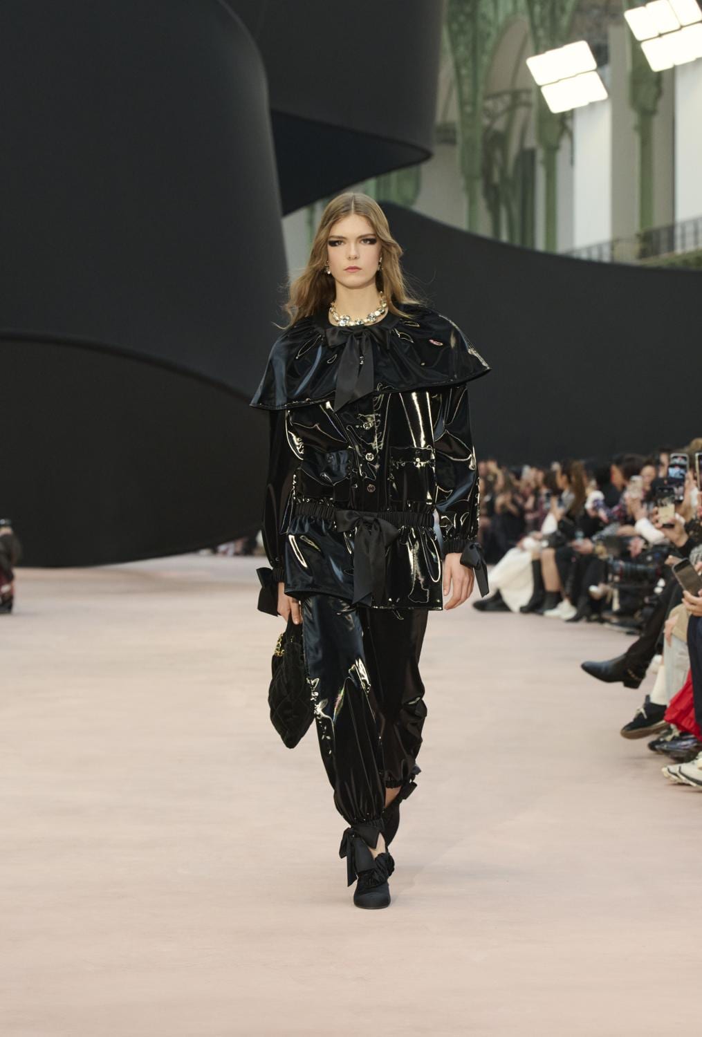 Chanel · Осень–зима 2025–2026 · Образ 32