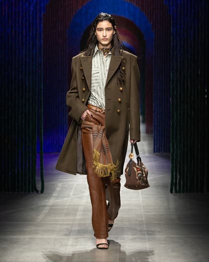 Etro — Осень–зима 2026/27: Etro — образ 1 из официальной галереи FW 2026/27