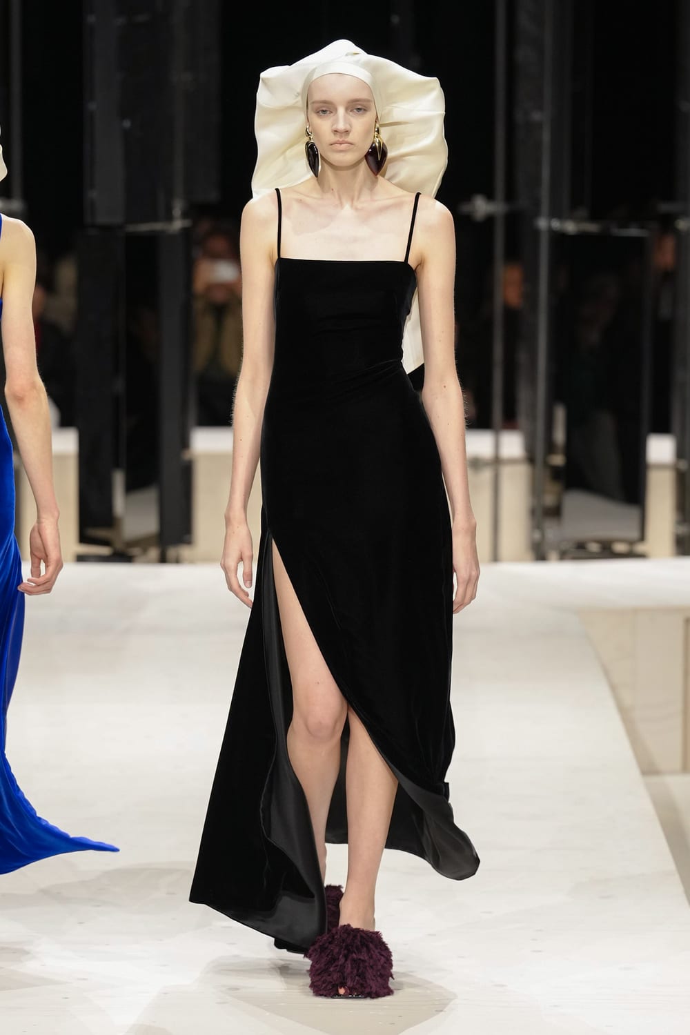 Givenchy · осень–зима 2026/27 · образ 2