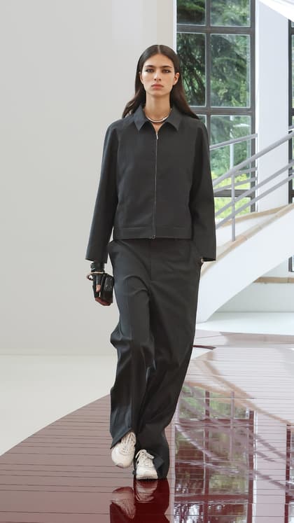 Gucci — Весна–лето 2025: Gucci · Весна–лето 2025 · Фото 1