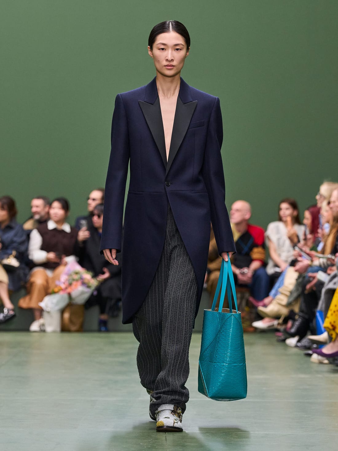 Loewe · Осень–зима 2024–2025 · Образ 24