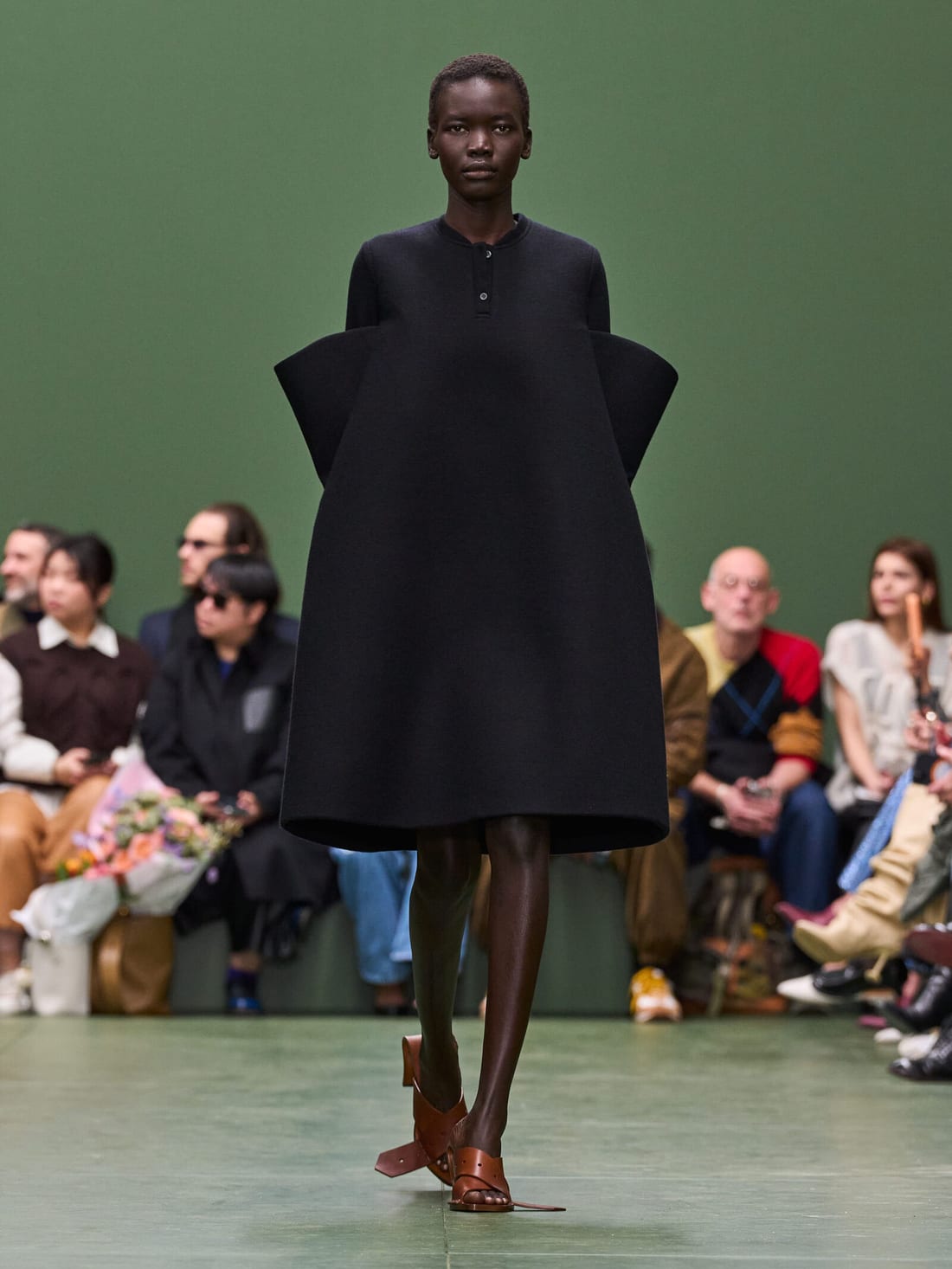 Loewe · Осень–зима 2024–2025 · Образ 32
