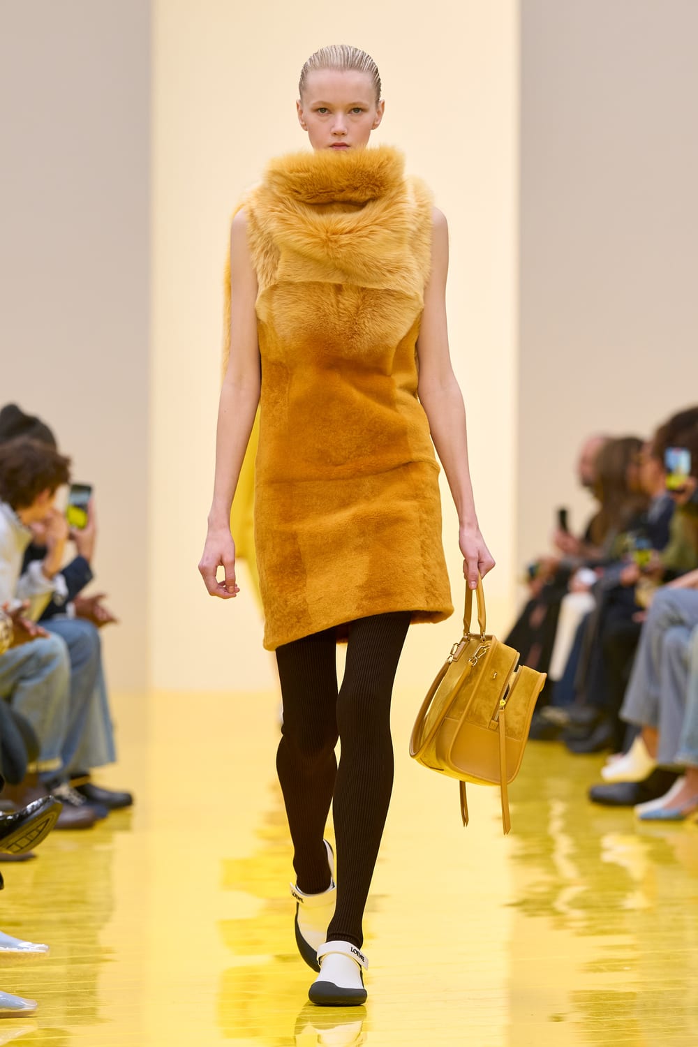 Loewe · осень–зима 2026/27 · образ 6