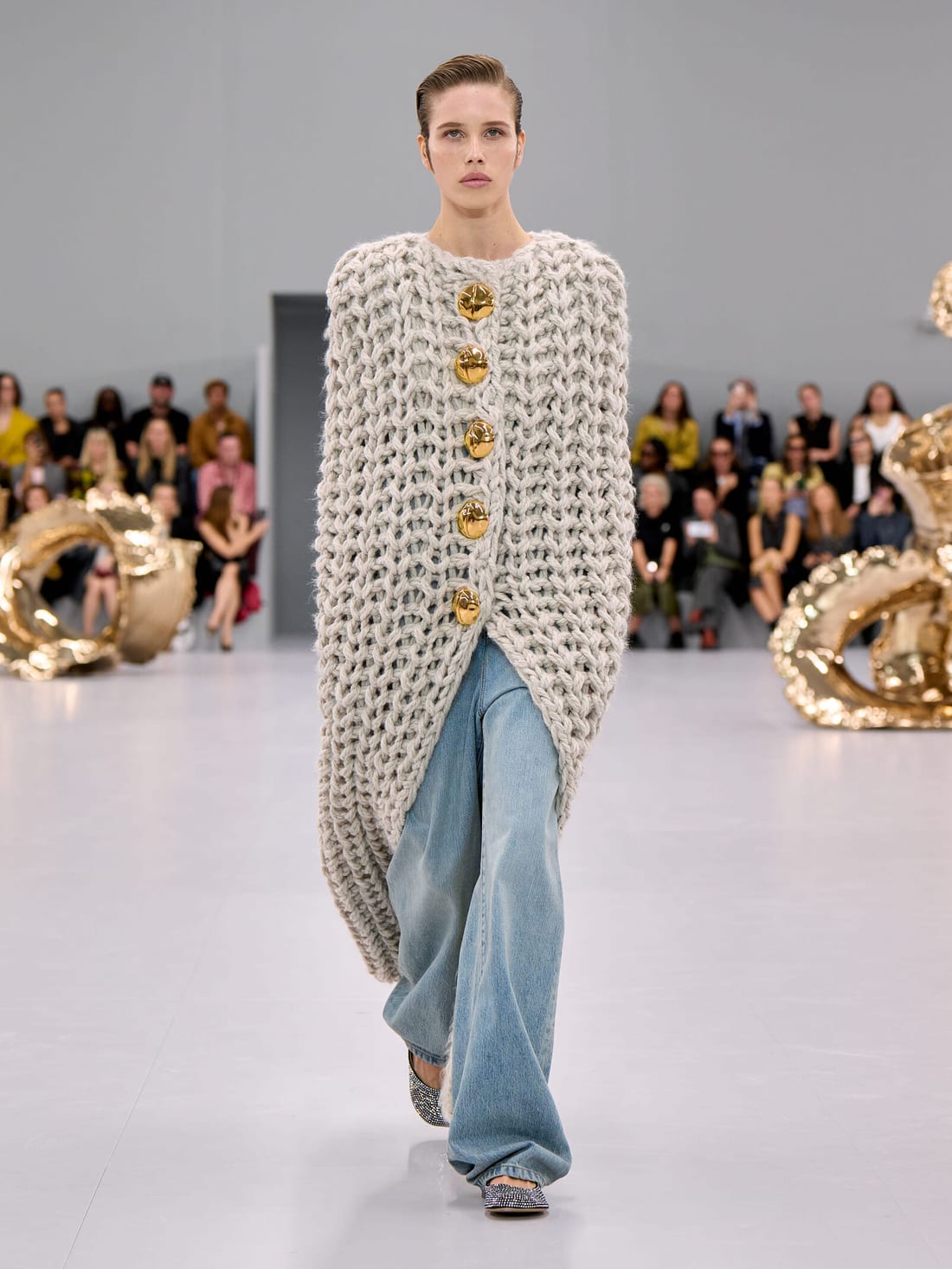 Loewe · Весна–лето 2024 · Образ 1