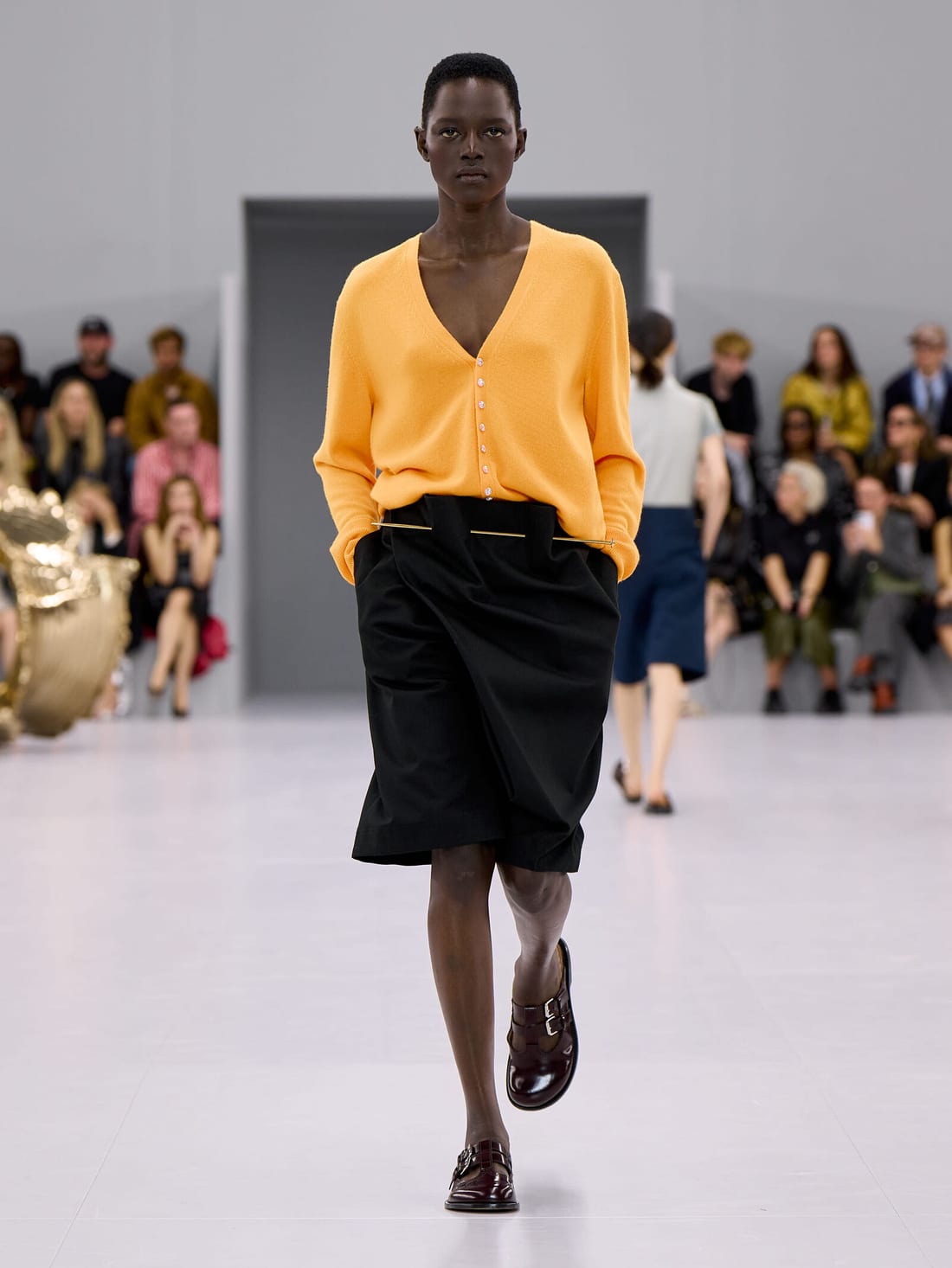 Loewe · Весна–лето 2024 · Образ 32