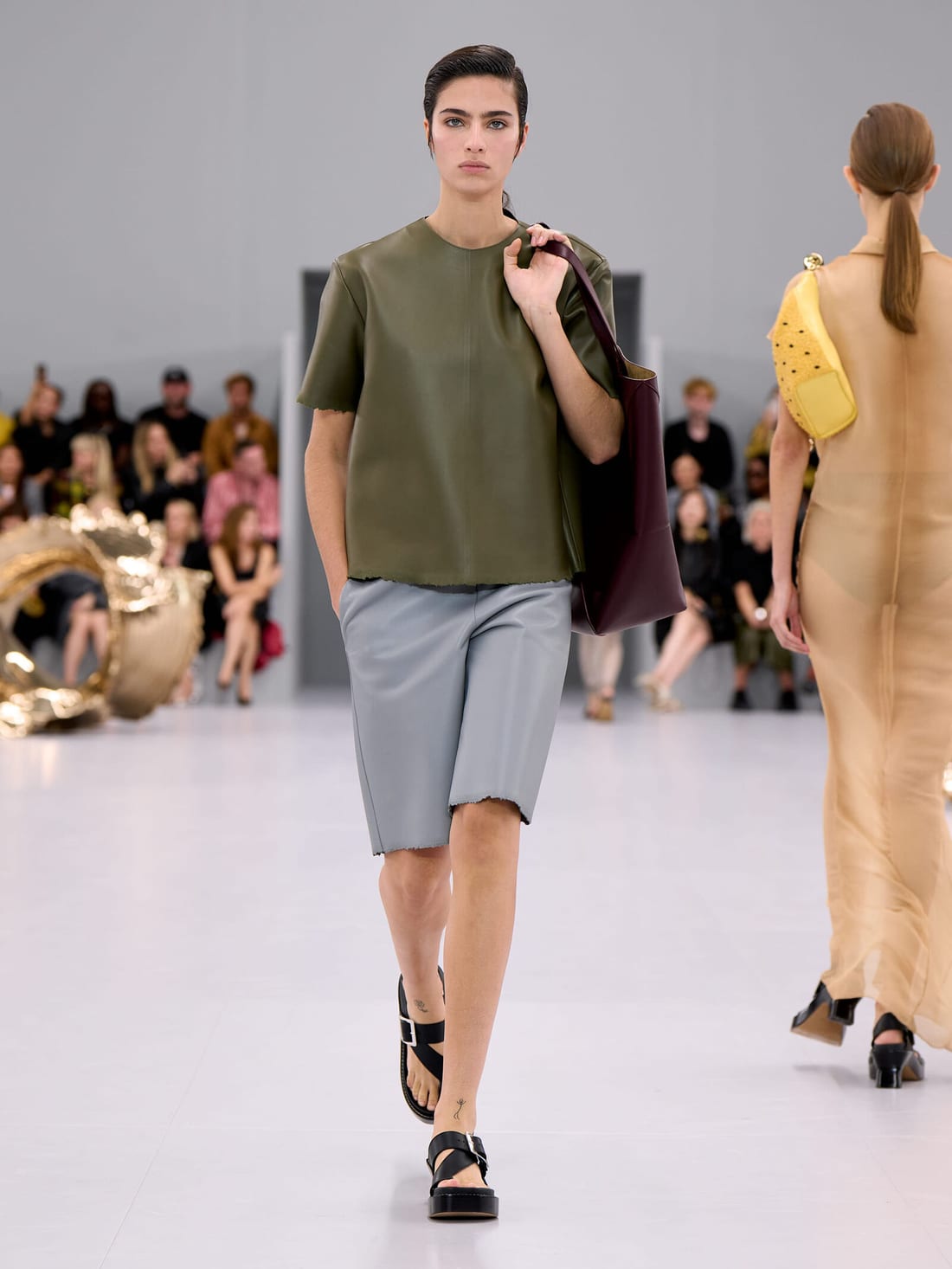 Loewe · Весна–лето 2024 · Образ 40