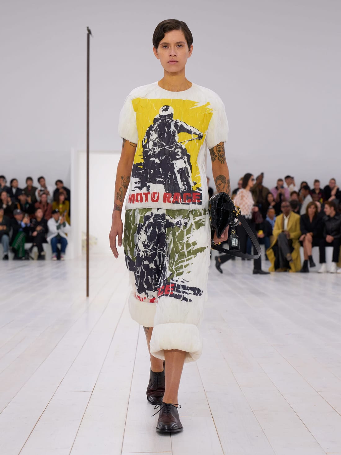 Loewe · Весна–лето 2025 · Образ 8