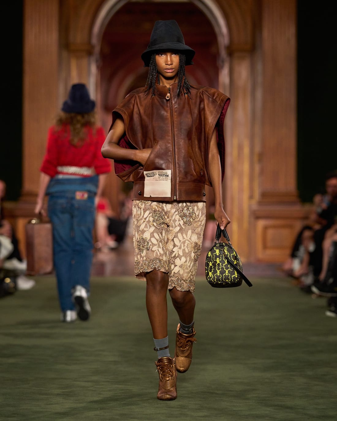 Louis Vuitton · Круиз 2027 · Образ 3