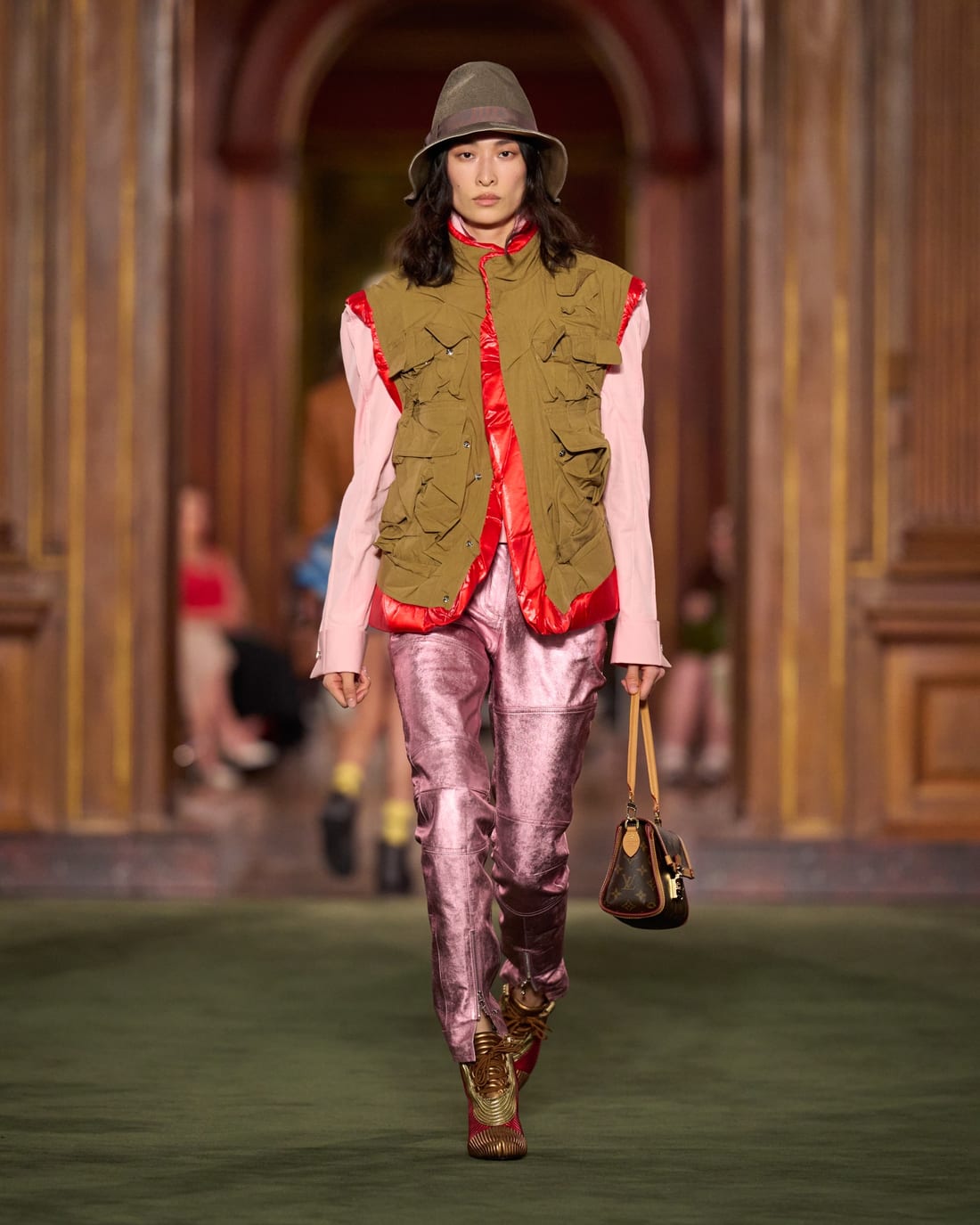 Louis Vuitton · Круиз 2027 · Образ 5