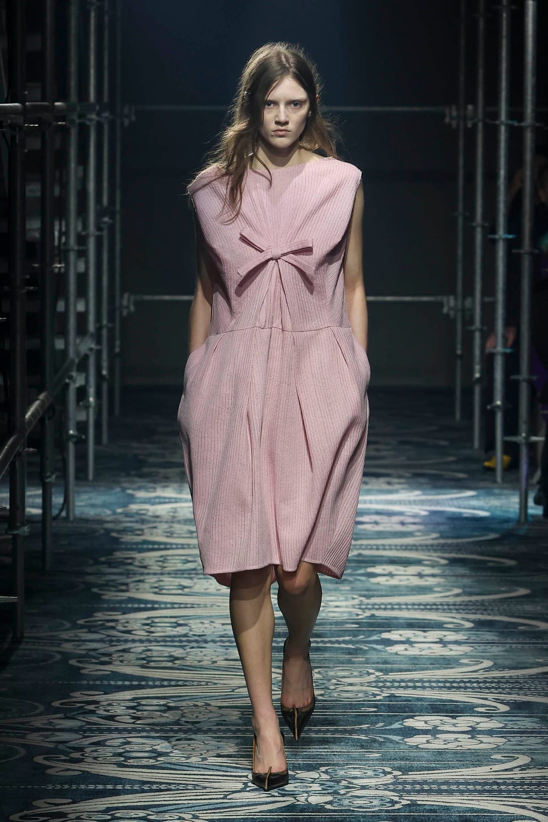 Prada · Осень–зима 2025–2026 · Образ 16