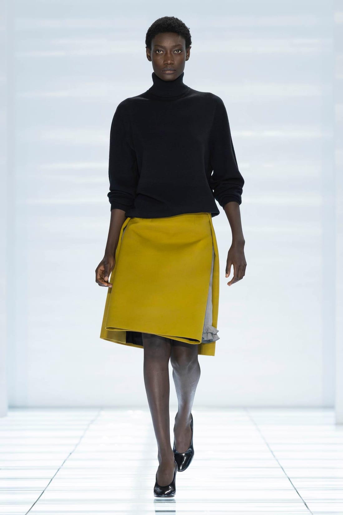 Prada · Весна–лето 2027 · Образ 2