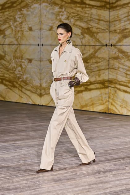 Saint Laurent — Весна–лето 2024: Saint Laurent · Весна–лето 2024 · Образ 1