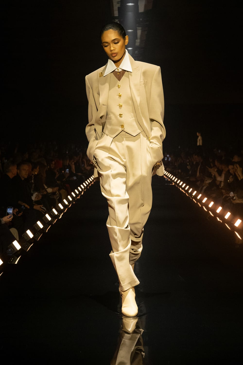 Schiaparelli · осень–зима 2026/27 · образ 1
