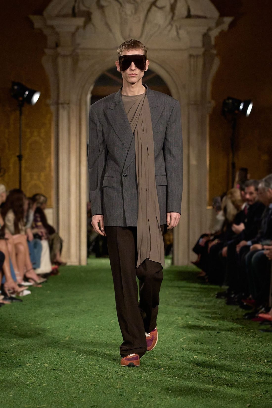 Valentino · Interferenze · образ 5